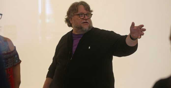 GUADALAJARA, JALISCO, 01JULIO2019.- Guillermo del Toro Director de Cine Tapatío, encabezo una serie de recorridos guiados para el publico en general por su exposición “En Casa con mis Monstruos”, que se presenta en el Museo de la Artes de la Universidad de Guadalajara U. De G.FOTO: FERNANDO CARRANZA GARCIA / CUARTOSCURO.COM