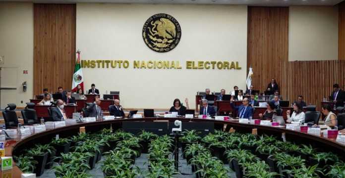 pan-lamenta-reunion-de-amlo-con-consejeros-del-ine-1024x529