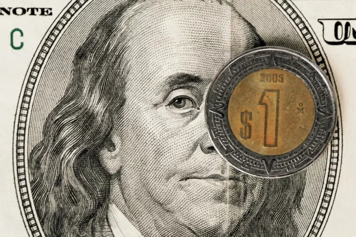 ok_peso_dollar_reuters.jpg_1015297232
