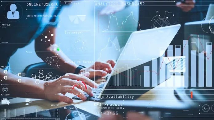 big_data_hacker_tecnologia_online_ia_computadoras_analisis_de_datos_analytics_shutterstock.jpg_554688468