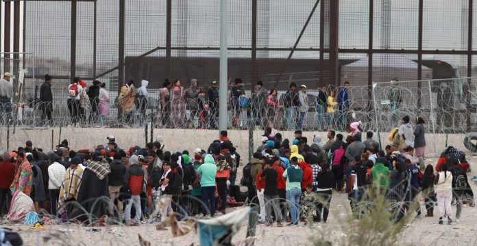 Human Rights Watch pide a México que rechace los planes para restringir el asilo en EE.UU.