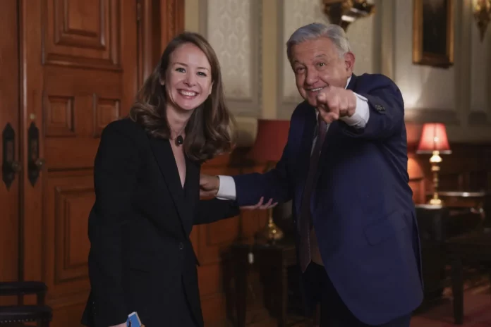 amlo-lopez-obrador-periodista-inna-afinogenova