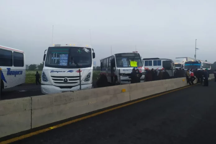 transportistas-bloqueo-autopista-mexico-pachuca