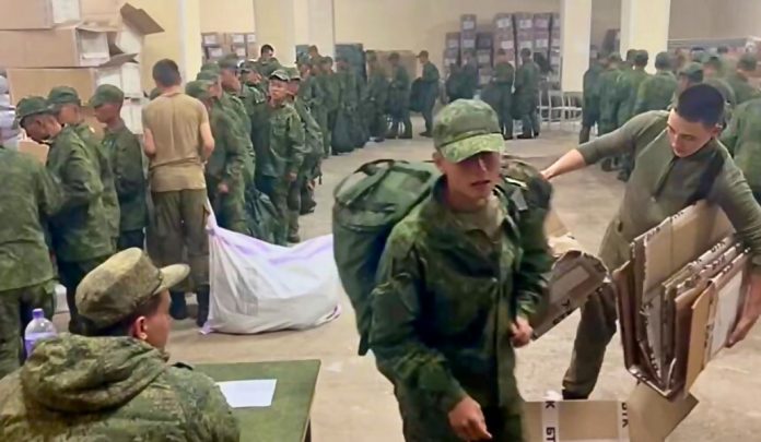 Soldados-norcoreanos-en-un-centro-logistico-ruso