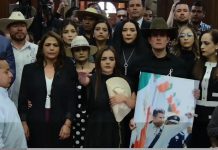 “Vengo con el corazón destrozado”: asume el poder la alcaldesa que hereda el trono manchado de sangre en Uruapan